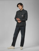 เสื้อเชิ้ตแขนยาวผู้ชาย คอลเลคชั่น CASEY JONES ทรงตรง สีเขียวเข้ม