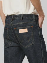 กางเกงยีนส์ผู้ชาย คอลเลคชั่น CASEY JONES GREENSBORO FIT เอวกลาง ทรงตรง สียีนส์กลาง