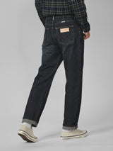 กางเกงยีนส์ผู้ชาย (ริมแดง) คอลเลคชั่น CASEY JONES MWZ FIT เอวกลาง ทรงตรง สียีนส์เข้ม