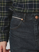 กางเกงยีนส์ผู้ชาย (ริมแดง) คอลเลคชั่น CASEY JONES MWZ FIT เอวกลาง ทรงตรง สียีนส์เข้ม