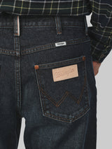 กางเกงยีนส์ผู้ชาย (ริมแดง) คอลเลคชั่น CASEY JONES MWZ FIT เอวกลาง ทรงตรง สียีนส์เข้ม