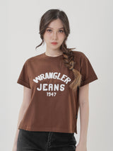 เสื้อยืดแขนสั้นผู้หญิง คอลเลคชั่น EVERYDAY WITH WRANGLER RELAXED FIT สีน้ำตาล