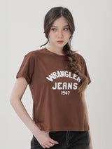 เสื้อยืดแขนสั้นผู้หญิง คอลเลคชั่น EVERYDAY WITH WRANGLER RELAXED FIT สีน้ำตาล