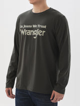 เสื้อยืดแขนยาวผู้ชาย ทรงตรง สีเขียวมะกอก