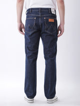 กางเกงยีนส์ผู้ชาย GREENSBORO FIT เอวกลาง ทรงตรง สียีนส์เข้ม