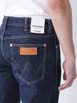 กางเกงยีนส์ผู้ชาย GREENSBORO FIT เอวกลาง ทรงตรง สียีนส์เข้ม