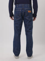 กางเกงยีนส์ผู้ชาย GREENSBORO FIT เอวกลาง ทรงตรง สียีนส์กลาง