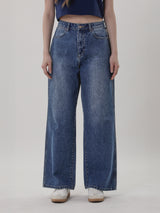 กางเกงยีนส์ผู้หญิง คอลเลคชั่น EVERYDAY WITH WRANGLER BOYFRIEND FIT เอวสูง ทรงหลวม สียีนส์กลาง