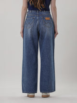 กางเกงยีนส์ผู้หญิง คอลเลคชั่น EVERYDAY WITH WRANGLER BOYFRIEND FIT เอวสูง ทรงหลวม สียีนส์กลาง