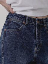 กางเกงยีนส์ผู้หญิง คอลเลคชั่น EVERYDAY WITH WRANGLER FLARE FIT เอวสูง ทรงตรง-ขาม้ากว้าง สียีนส์เข้ม