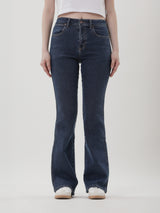 กางเกงยีนส์ผู้หญิง คอลเลคชั่น EVERYDAY WITH WRANGLER BOOTCUT FIT เอวสูง ทรงขาม้า สียีนส์เข้ม