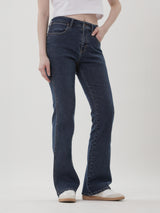 กางเกงยีนส์ผู้หญิง คอลเลคชั่น EVERYDAY WITH WRANGLER BOOTCUT FIT เอวสูง ทรงขาม้า สียีนส์เข้ม