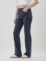 กางเกงยีนส์ผู้หญิง คอลเลคชั่น EVERYDAY WITH WRANGLER BOOTCUT FIT เอวสูง ทรงขาม้า สียีนส์เข้ม