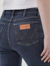 กางเกงยีนส์ผู้หญิง คอลเลคชั่น EVERYDAY WITH WRANGLER BOOTCUT FIT เอวสูง ทรงขาม้า สียีนส์เข้ม