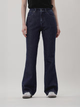 กางเกงยีนส์ผู้หญิง คอลเลคชั่น EVERYDAY WITH WRANGLER BOOTCUT FIT เอวสูง ทรงขาม้า สียีนส์เข้ม