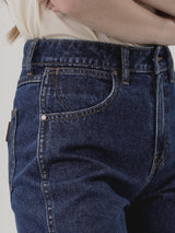 กางเกงยีนส์ผู้หญิง คอลเลคชั่น EVERYDAY WITH WRANGLER MOM FIT เอวสูง ทรงตรง สียีนส์เข้ม