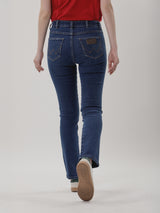 กางเกงยีนส์ผู้หญิง คอลเลคชั่น EVERYDAY WITH WRANGLER SLIM FIT เอวกลาง ทรงเข้ารูป สียีนส์กลาง