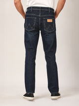 กางเกงยีนส์ผู้ชาย คอลเลคชั่น BIKER LOOK TEXAS TAPER FIT เอวกลาง ทรงตรง สียีนส์กลาง