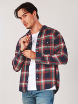 เสื้อเชิ้ตแขนยาวผู้ชาย คอลเลคชั่น WRANGLER LEGENDS ทรงตรง สีแดง