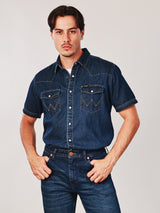 เสื้อเชิ้ตแขนสั้นผู้ชาย คอลเลคชั่น WRANGLER LEGENDS ทรงตรง สียีนส์กลาง