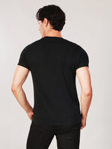 เสื้อยืดแขนสั้นผู้ชาย คอลเลคชั่น WRANGLER LEGENDS SLIM FIT สีดำ