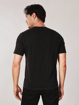 เสื้อยืดแขนสั้นผู้ชาย คอลเลคชั่น WRANGLER LEGENDS ทรงตรง สีดำ