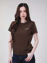 เสื้อยืดแขนสั้นผู้หญิง คอลเลคชั่น WRANGLER LEGENDS ทรงตรง สีน้ำตาล