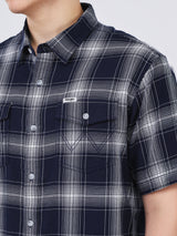 เสื้อเชิ้ตแขนสั้นผู้ชาย ทรงตรง สีกรมท่า