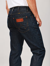 กางเกงยีนส์ (ริมขาว)ผู้ชาย คอลเลคชั่น WRANGLER LEGENDS GREENSBORO FIT เอวกลาง ทรงตรง สียีนส์เข้ม