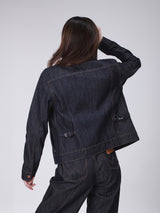 เสื้อแจ็คเก็ตผู้หญิง คอลเลคชั่น WRANGLER LEGENDS ทรงตรง สียีนส์ผ้าดิบ