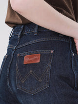 กางเกงยีนส์ผู้หญิง คอลเลคชั่น WRANGLER LEGENDS SUNSET FIT เอวกลาง ทรงตรง สียีนส์กลาง