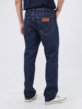 กางเกงยีนส์ผู้ชาย GREENSBORO FIT เอวกลาง ทรงตรง สียีนส์กลาง