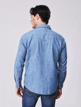เสื้อเชิ้ตแขนยาวผู้ชาย คอลเลคชั่น BEYOND INDIGO ทรงตรง สียีนส์กลาง
