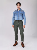 เสื้อเชิ้ตแขนยาวผู้ชาย คอลเลคชั่น BEYOND INDIGO ทรงตรง สียีนส์กลาง
