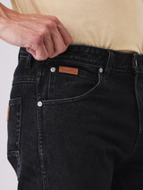 กางเกงยีนส์ผู้ชาย คอลเลคชั่น BEYOND INDIGO TEXAS FIT เอวกลาง ทรงตรง สีดำ
