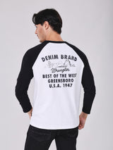 เสื้อยืดแขนยาวผู้ชาย คอลเลคชั่น BEYOND DENIM ทรงตรง สีขาว