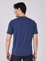 เสื้อยืดแขนสั้นผู้ชาย คอลเลคชั่น BEYOND INDIGO ทรงตรง สีกรมท่า