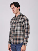 เสื้อเชิ้ตแขนยาวผู้ชาย คอลเลคชั่น BEYOND DENIM ทรงตรง สีน้ำตาล