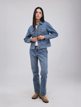 REGULAR FIT BEYOND DENIM COLLECTION WOMEN'S DENIM JACKET LIGHT INDIGO