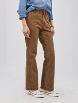 กางเกงยีนส์ผู้หญิง คอลเลคชั่น BEYOND DENIM BOOTCUT FIT เอวสูง ทรงขาม้า สีเบจ