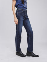 กางเกงยีนส์ผู้หญิง คอลเลคชั่น BEYOND DENIM STRAIGHT FIT เอวสูง ทรงเข้ารูป สียีนส์เข้ม