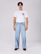 กางเกงยีนส์ผู้ชาย คอลเลคชั่น BEYOND DENIM BAGGY FIT เอวต่ำ ทรงกระบอกใหญ่ สียีนส์อ่อน