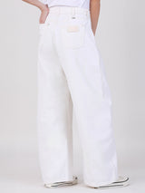 กางเกงยีนส์ผู้หญิง คอลเลคชั่น BIKER RELAXED BARREL FIT เอวสูง ทรงกระบอกใหญ่ สีครีม