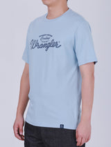 เสื้อยืดแขนสั้นผู้ชาย คอลเลคชั่น EVERYDAY WITH WRANGLER ทรงตรง สีฟ้า