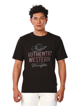 เสื้อยืดแขนสั้นผู้ชาย คอลเลคชั่น EVERYDAY WITH WRANGLER ทรงตรง สีดำ