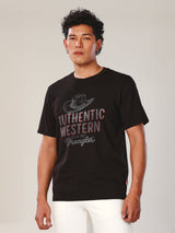 เสื้อยืดแขนสั้นผู้ชาย คอลเลคชั่น EVERYDAY WITH WRANGLER ทรงตรง สีดำ