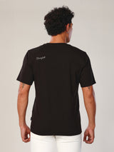 เสื้อยืดแขนสั้นผู้ชาย คอลเลคชั่น EVERYDAY WITH WRANGLER ทรงตรง สีดำ