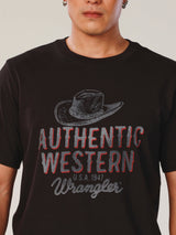 เสื้อยืดแขนสั้นผู้ชาย คอลเลคชั่น EVERYDAY WITH WRANGLER ทรงตรง สีดำ