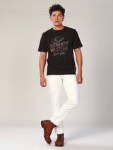 เสื้อยืดแขนสั้นผู้ชาย คอลเลคชั่น EVERYDAY WITH WRANGLER ทรงตรง สีดำ