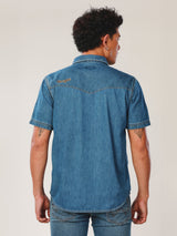เสื้อเชิ้ตแขนสั้นผู้ชาย คอลเลคชั่น EVERYDAY WITH WRANGLER ทรงตรง สีฟ้า